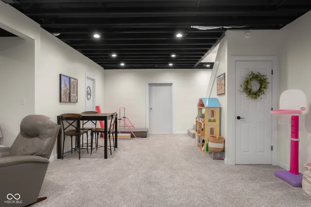 $569,900 | 2349 East County Road 25 North, Brownstown, IN 47220