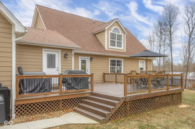 $569,900 | 2349 East County Road 25 North, Brownstown, IN 47220