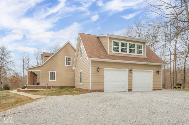 $569,900 | 2349 East County Road 25 North, Brownstown, IN 47220