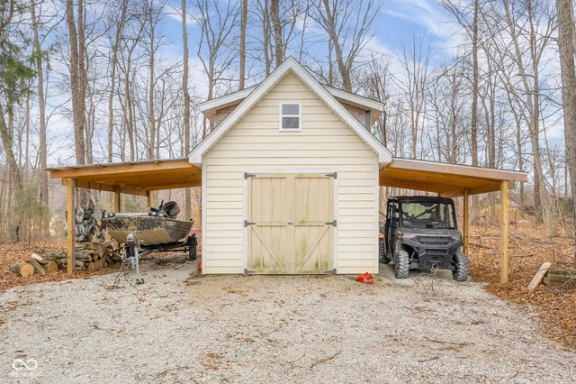 $569,900 | 2349 East County Road 25 North, Brownstown, IN 47220