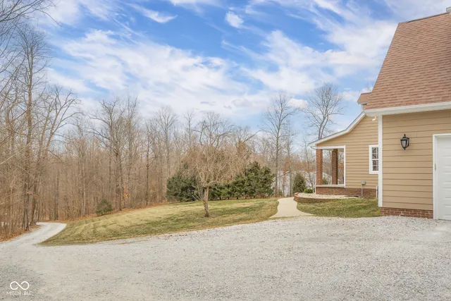 $569,900 | 2349 East County Road 25 North, Brownstown, IN 47220