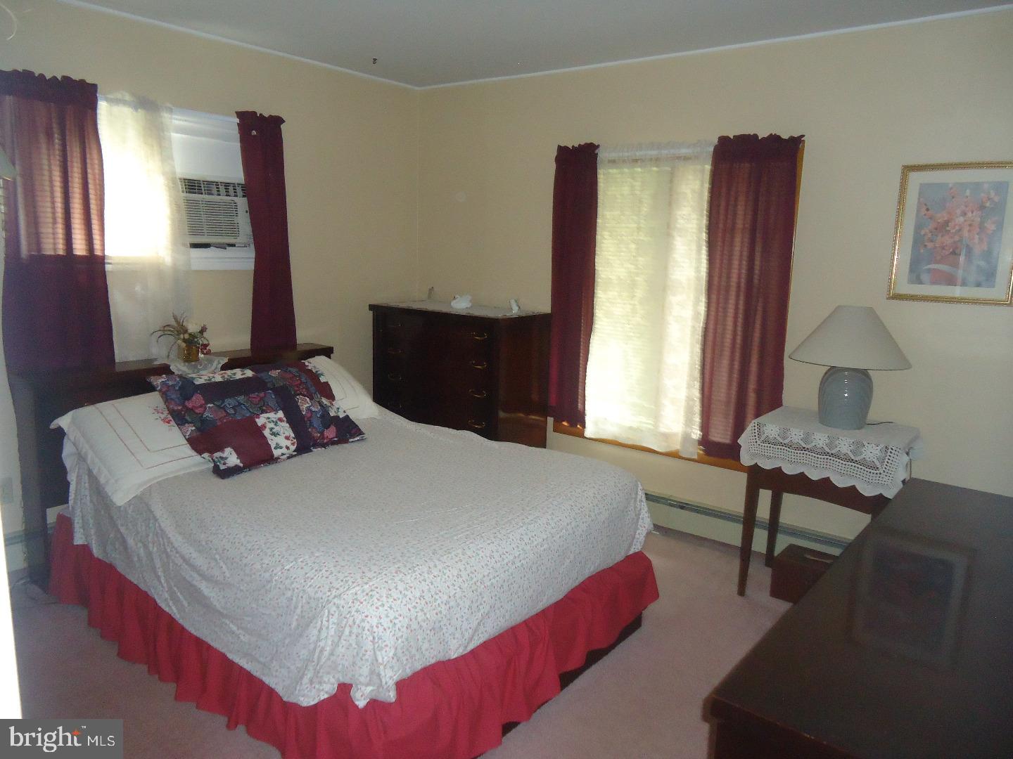 40 Crystal Road Levittown, PA 19057 - Photo 14 of 23 Bedroom - Main