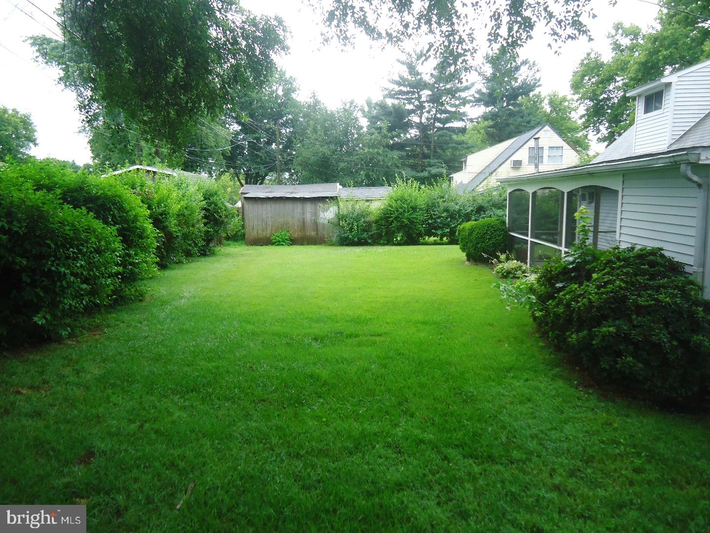 40 Crystal Road Levittown, PA 19057 - Photo 7 of 23 Back Yard