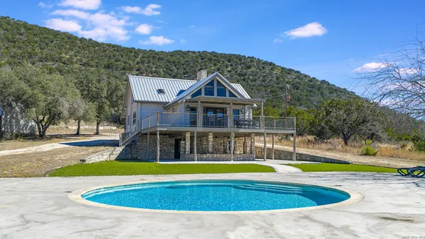 $1,350,000 | 254 North N Fork, Leakey, TX 78873
