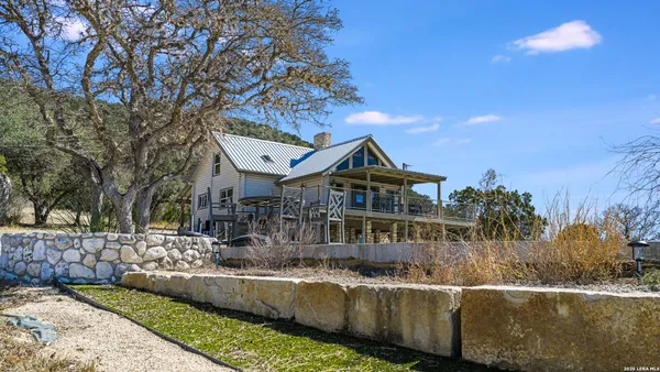 $1,350,000 | 254 North N Fork, Leakey, TX 78873