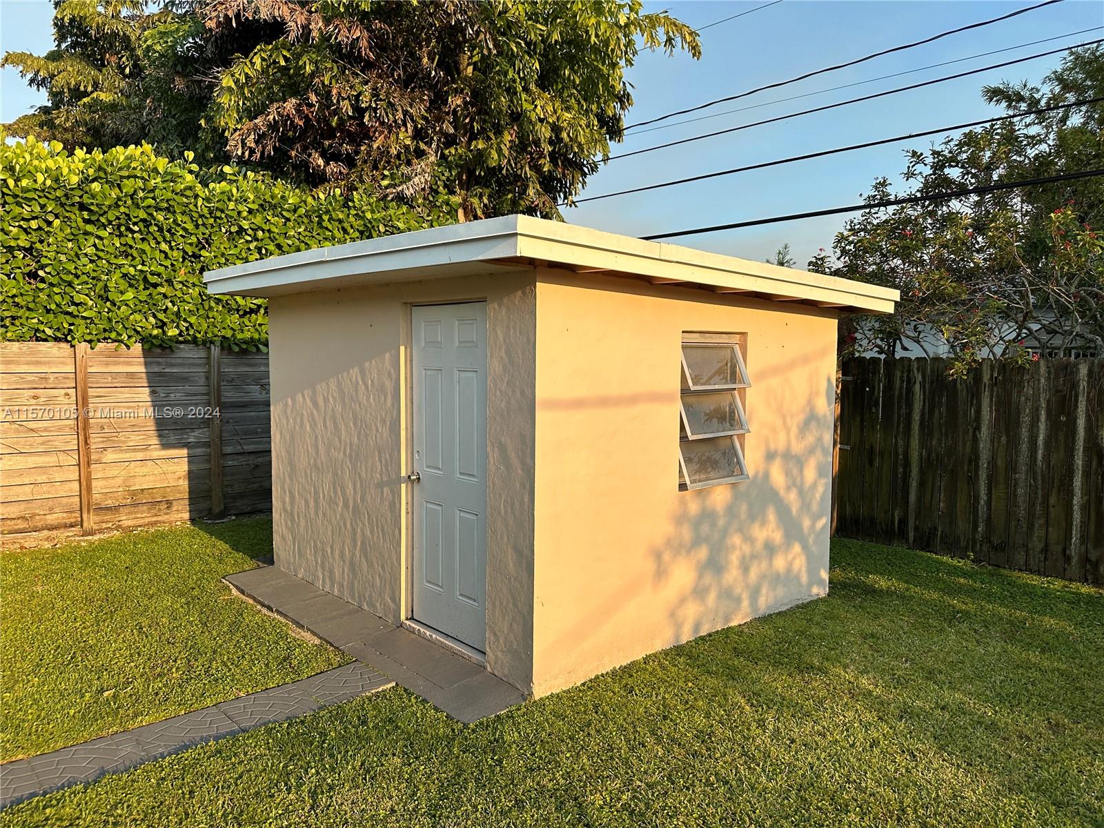 7390 Southwest 34th Street Miami, FL 33155 - Photo 17 of 20 Gallery Image 17