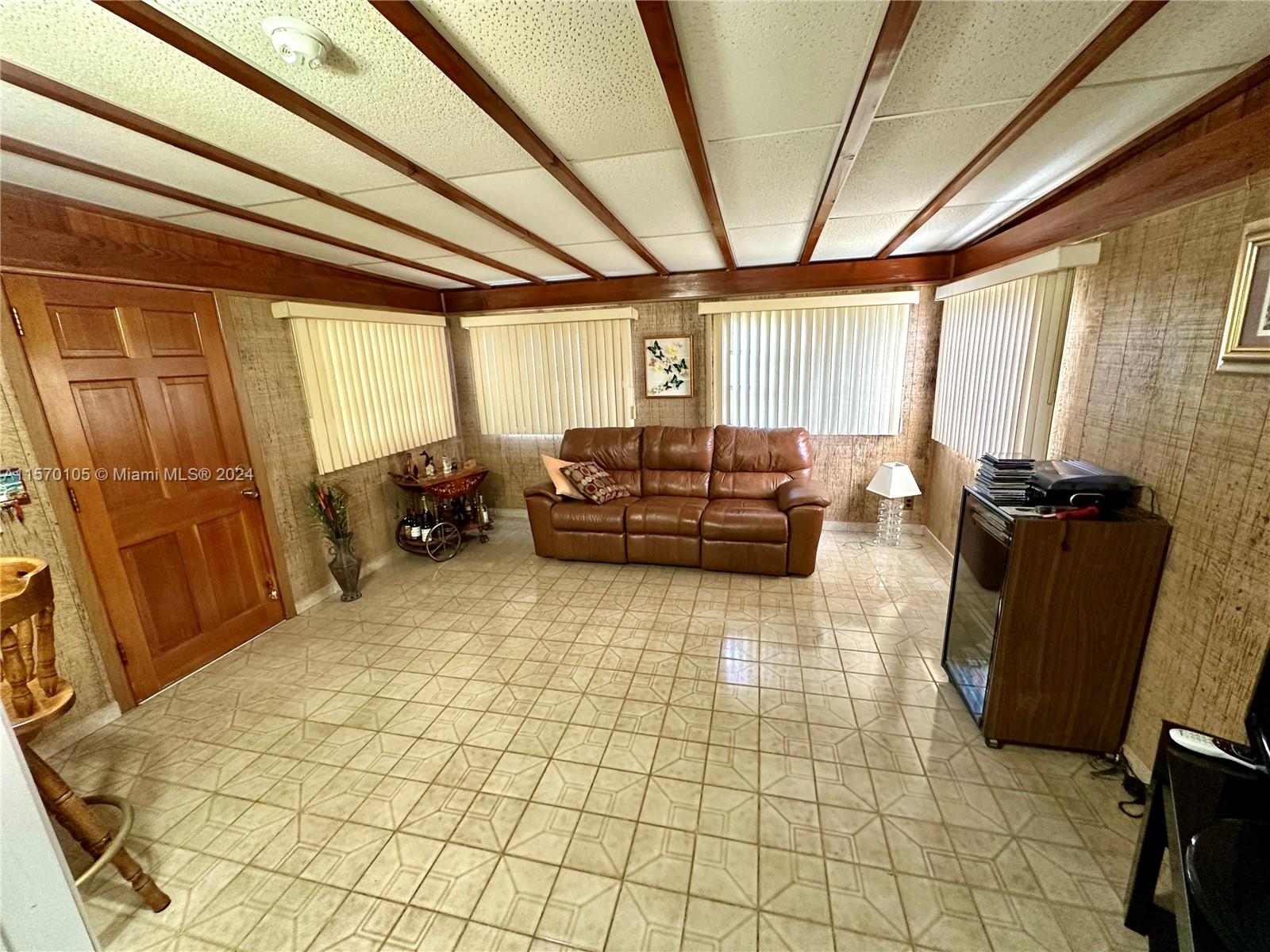 7390 Southwest 34th Street Miami, FL 33155 - Photo 7 of 20 Gallery Image 7