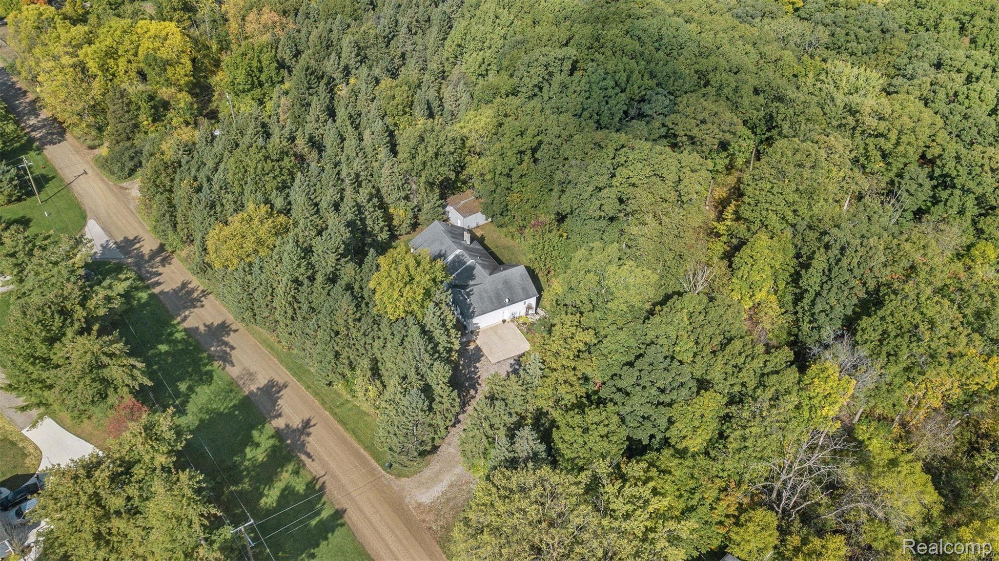 3361 Gentry Road Howell, MI 48843 - Photo 43 of 47 VIkMQZhQ.jpeg