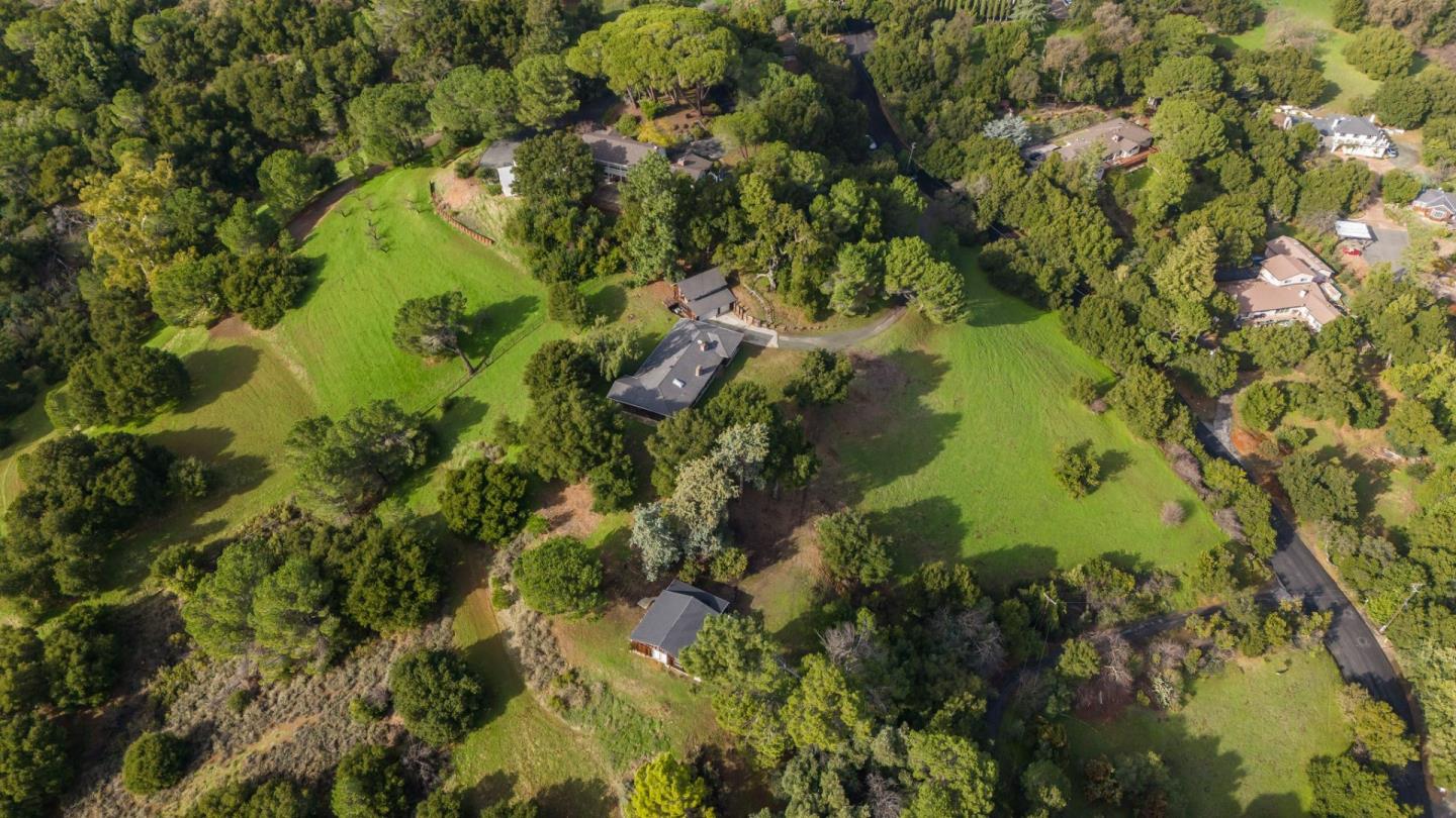 22301 Rolling Hills Road Saratoga, CA 95070 - Photo 9 of 42