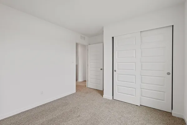 $284,990 | 519 Cressmoor Boulevard, Hobart, IN 46342