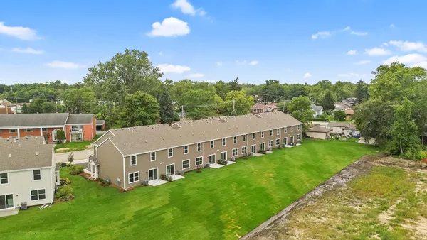 $284,990 | 519 Cressmoor Boulevard, Hobart, IN 46342