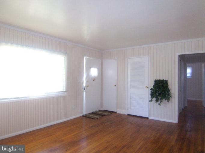 23 Cedarmere Road Owings Mills, MD 21117 - Photo 3 of 13 Entrance / Foyer