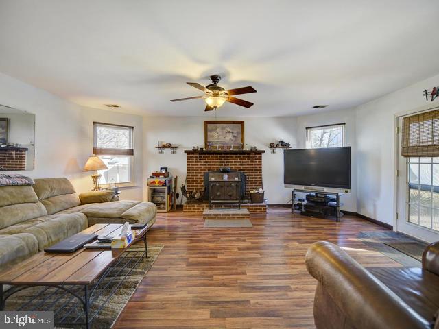 75 Winfield Road Sicklerville, NJ 08081 - Photo 14 of 31 Family Room