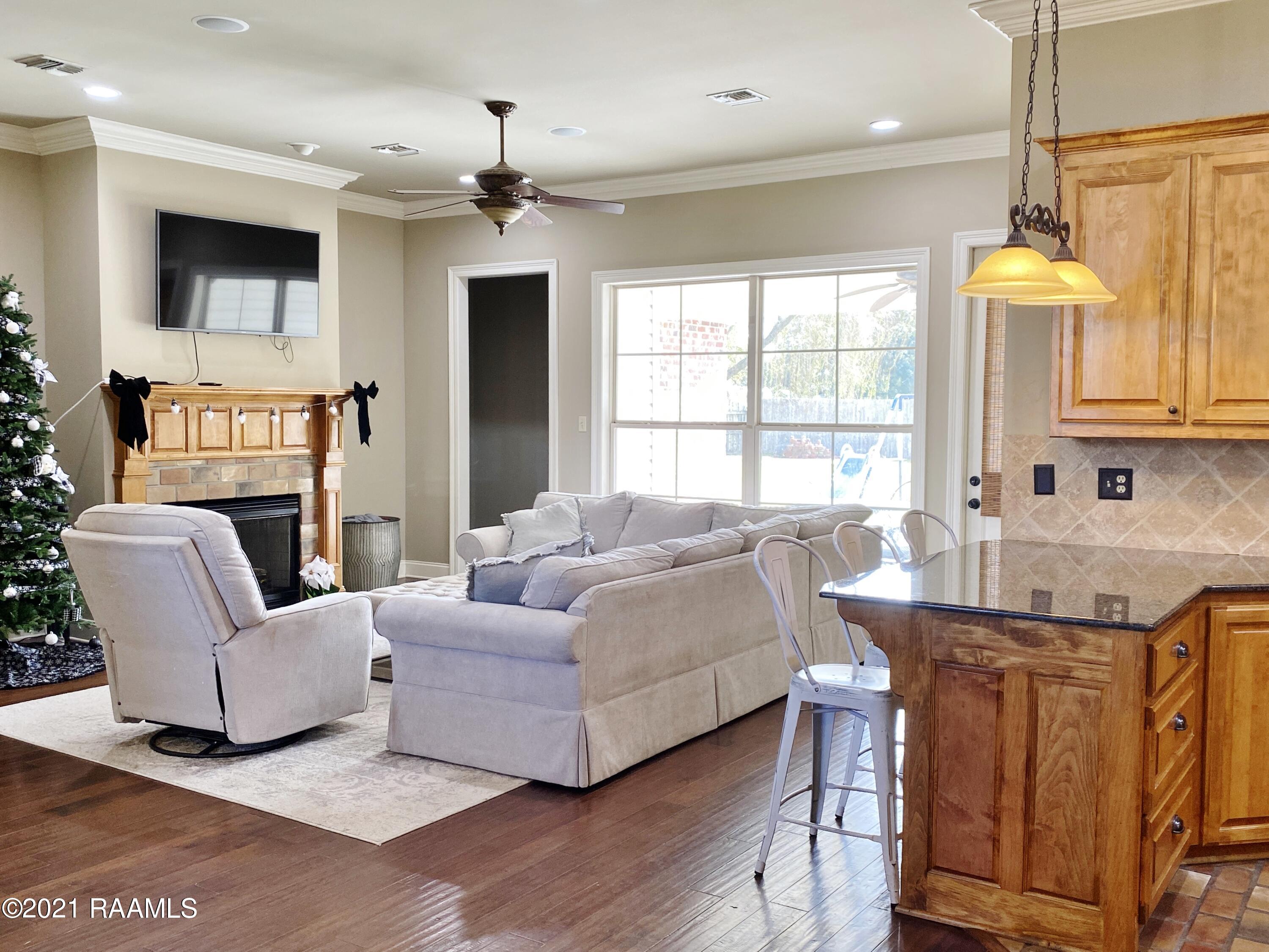 103 Rue Nydia Rayne, LA 70578 - Photo 6 of 37 Gallery Image 6
