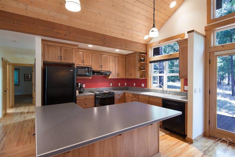 14437 Crossroads Loop Sisters, OR 97759 - Photo 4 of 18 Additional Photo