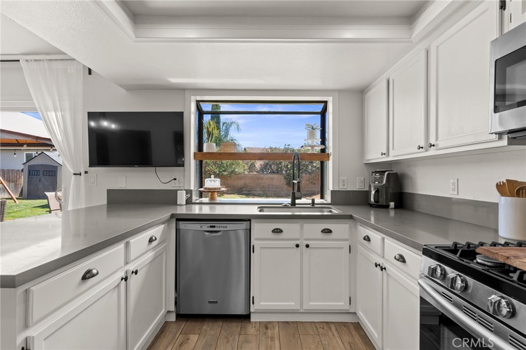 25541 Pegasus Road Menifee, CA 92586 - Photo 11 of 32