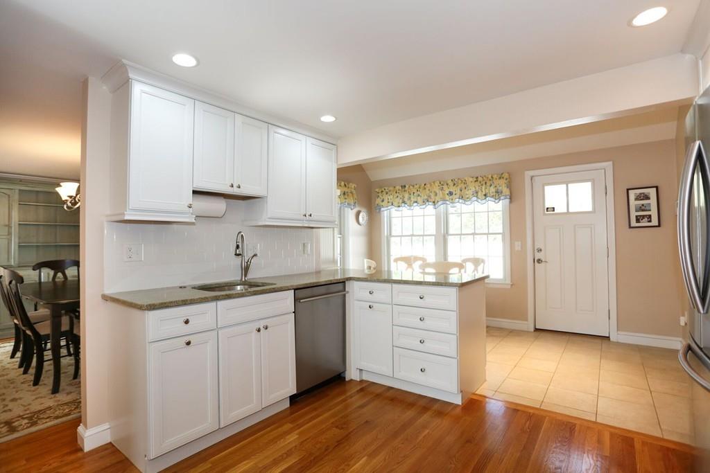 21 Colby Street Needham, MA 02492 - Photo 8 of 40