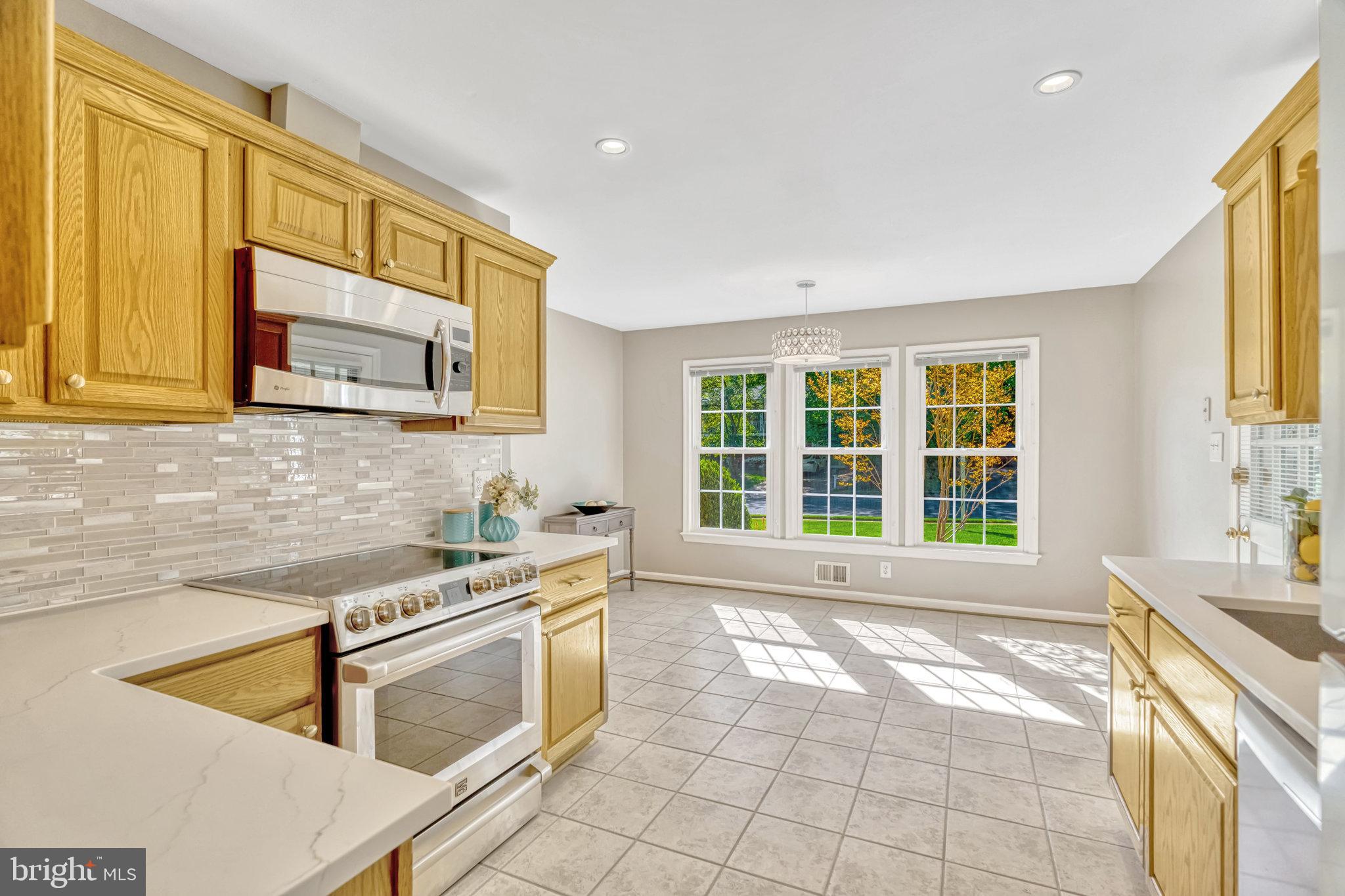 6306 Glenbard Road Burke, VA 22015 - Photo 8 of 47 Gallery Image 8