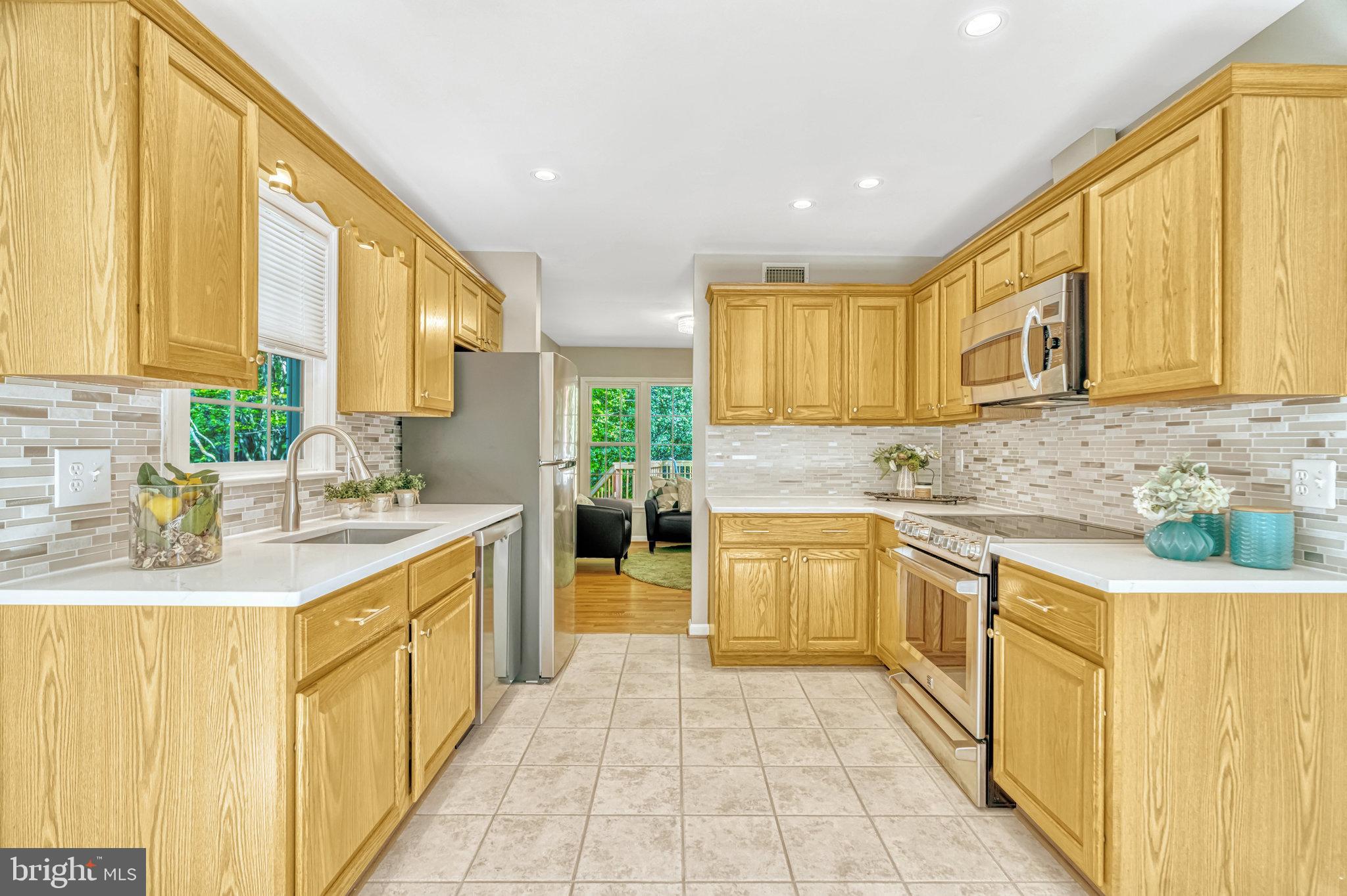 6306 Glenbard Road Burke, VA 22015 - Photo 10 of 47 Gallery Image 10