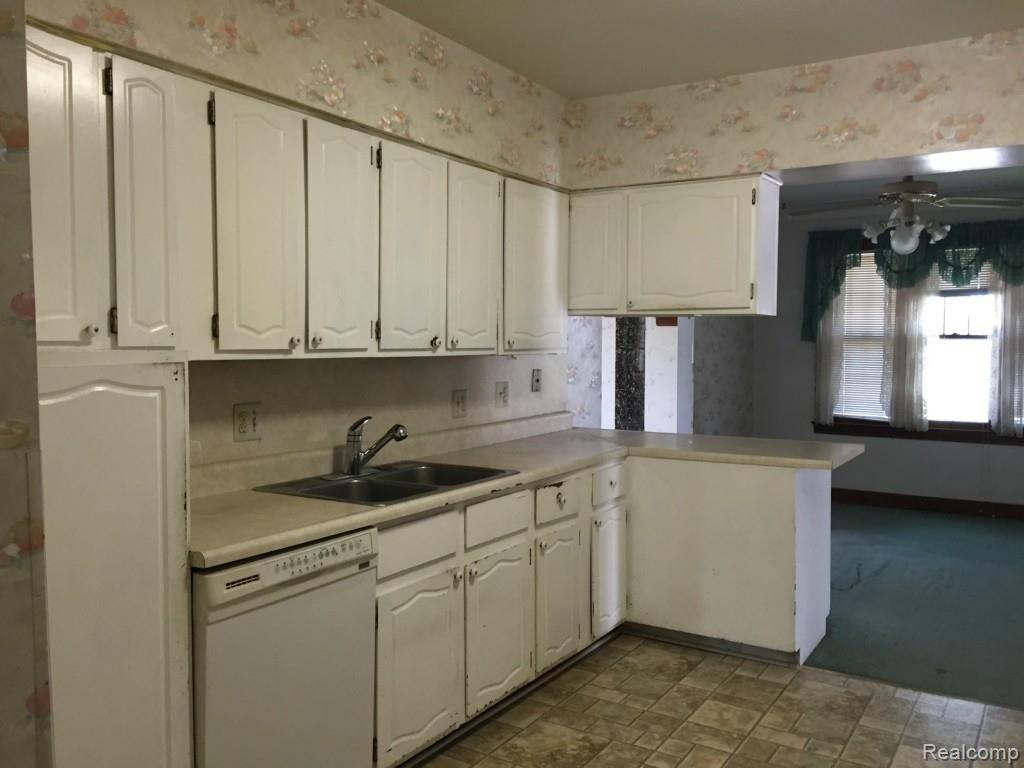 32690 Ryan Road Warren, MI 48092 - Photo 20 of 26 IMG_0655.jpg