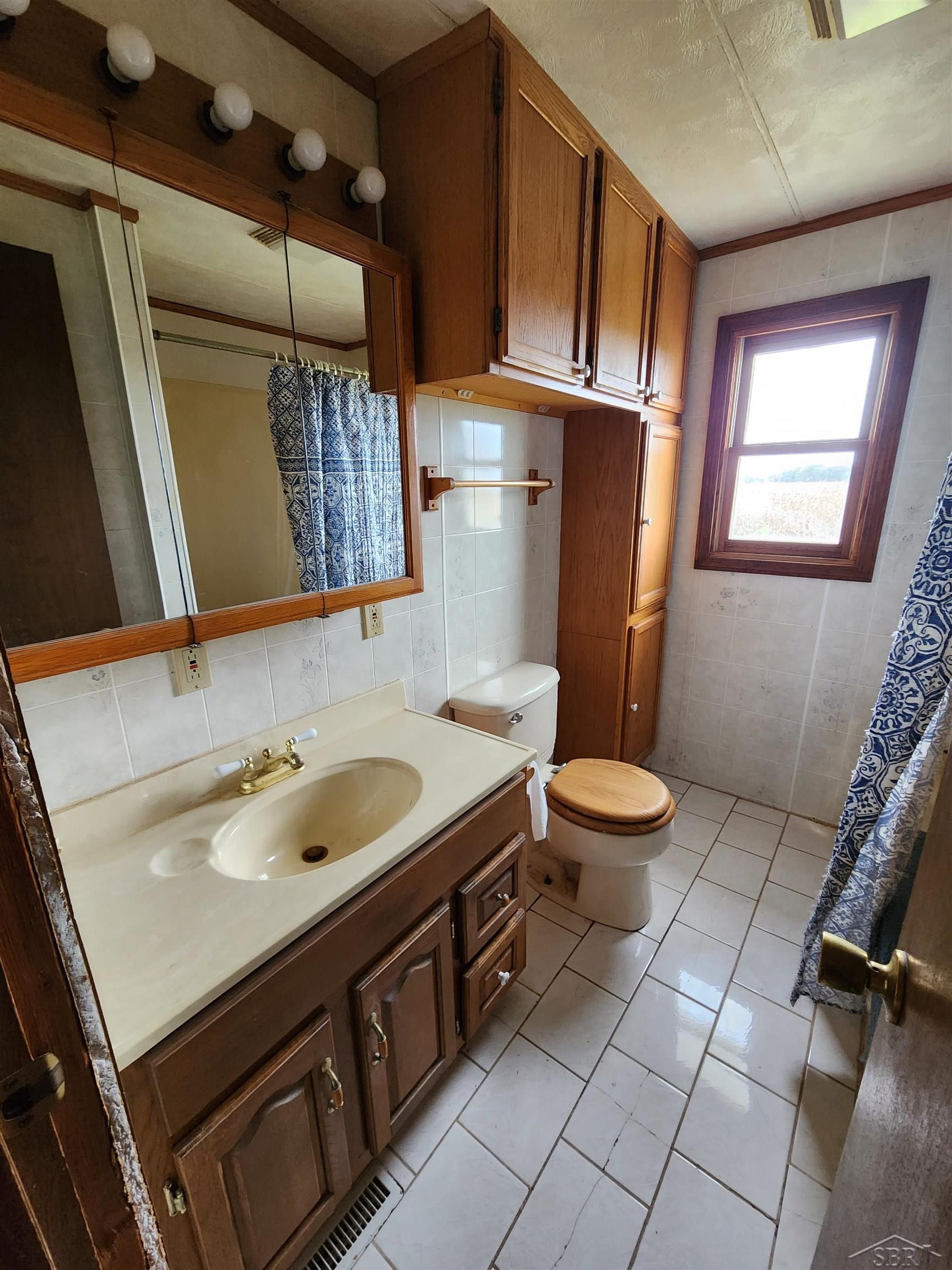 7275 Northeast County Line Road Merrill, MI 48637 - Photo 19 of 34