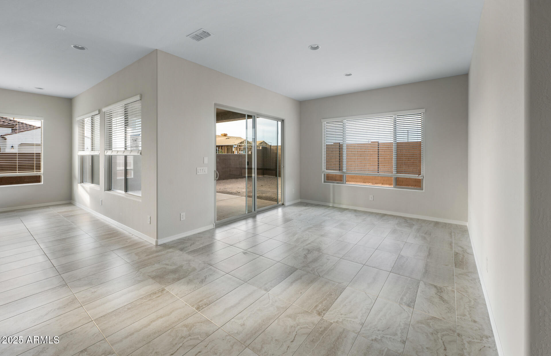 16092 West Red Bird Road Surprise, AZ 85387 - Photo 19 of 28 Cafe