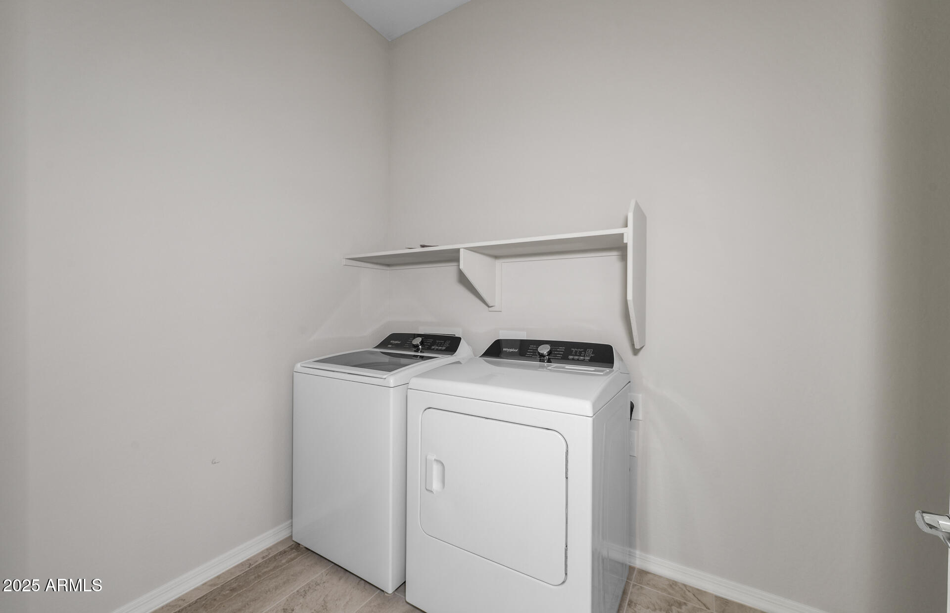 16092 West Red Bird Road Surprise, AZ 85387 - Photo 5 of 28 Laundry