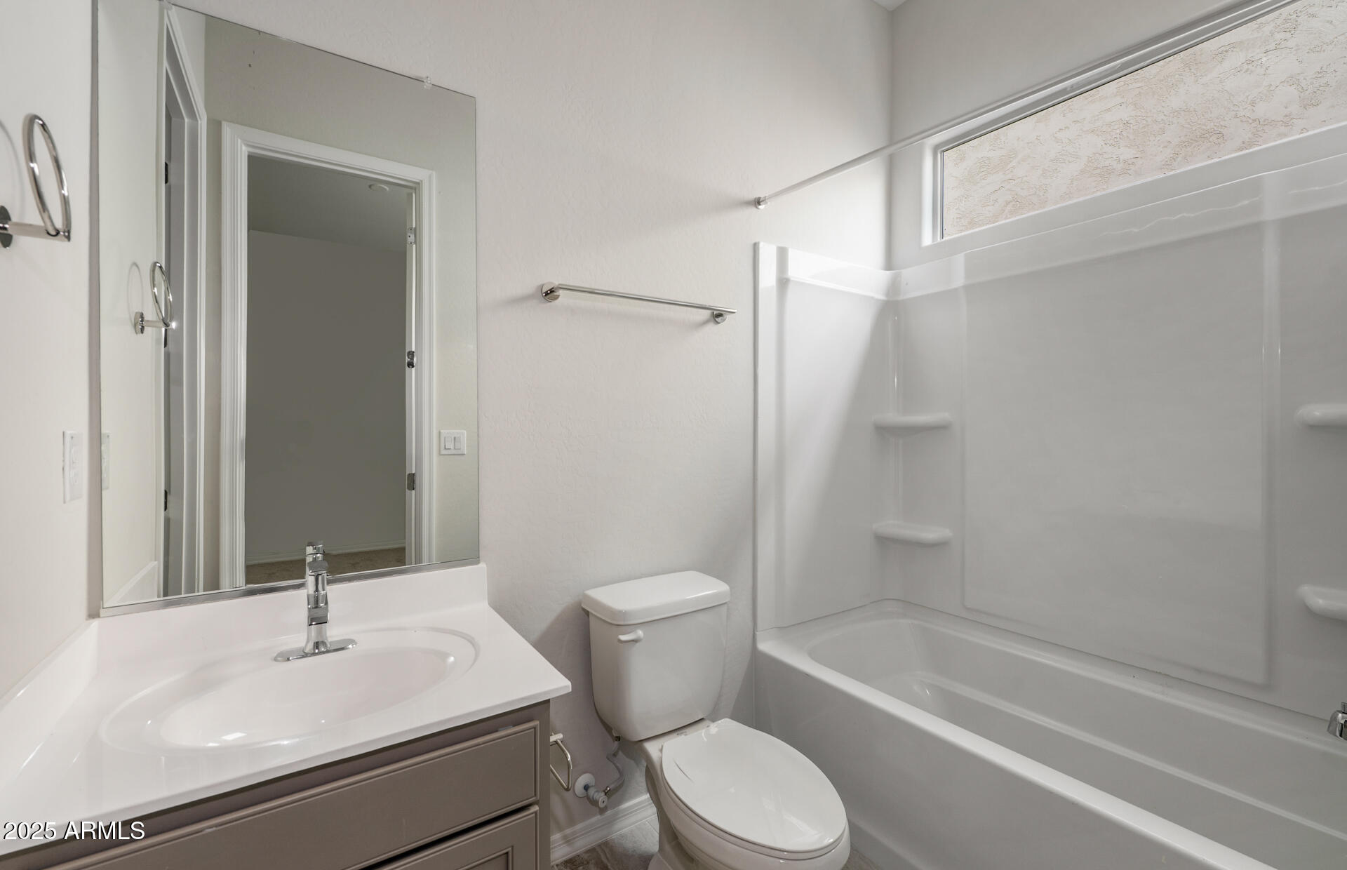 16092 West Red Bird Road Surprise, AZ 85387 - Photo 7 of 28 Suite Bath