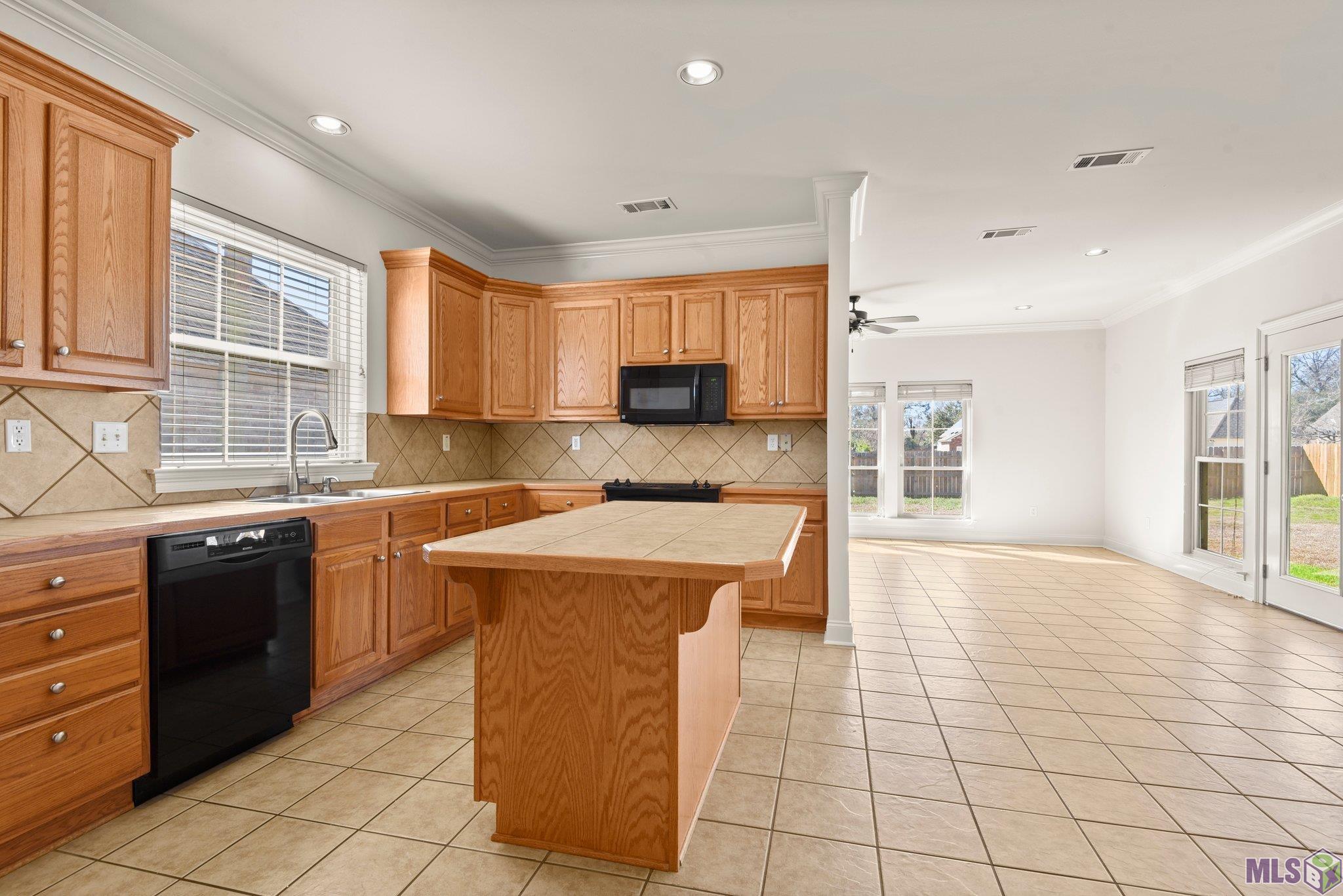 18025 Pine Ridge Drive Prairieville, LA 70769 - Photo 11 of 26