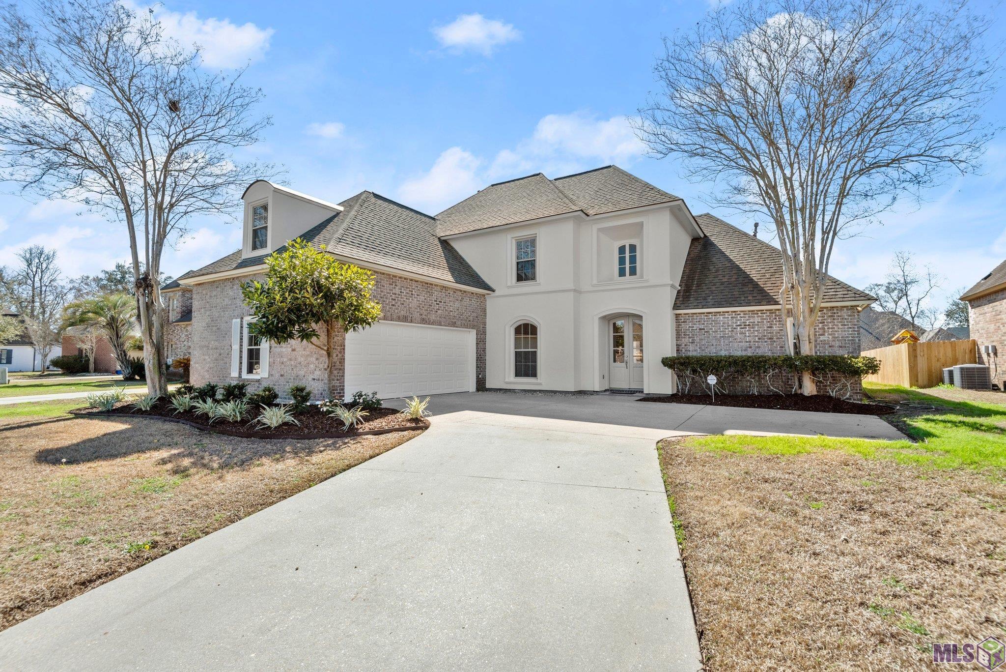 18025 Pine Ridge Drive Prairieville, LA 70769 - Photo 2 of 26