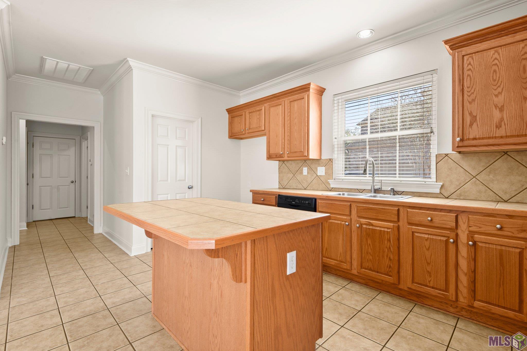 18025 Pine Ridge Drive Prairieville, LA 70769 - Photo 10 of 26