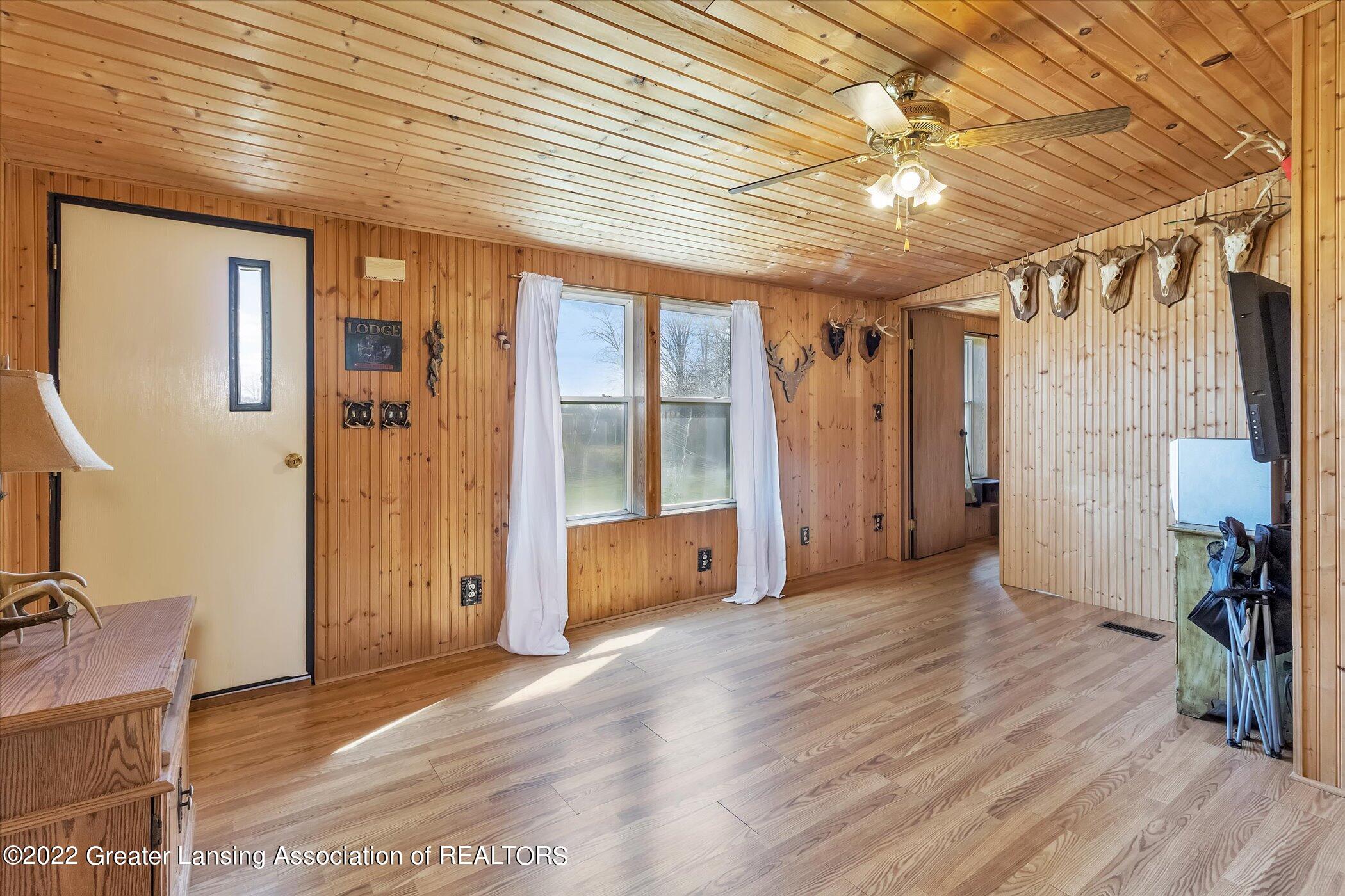 1527 East Grant Road Ithaca, MI 48847 - Photo 4 of 66 07-1527-S-Grant-Rd-WindowStill-Real-Esta