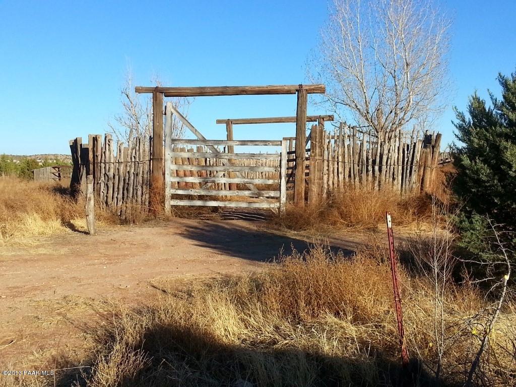 25375 North Stump Road Paulden, AZ 86334 - Photo 13 of 25 a view of a house with a yard
