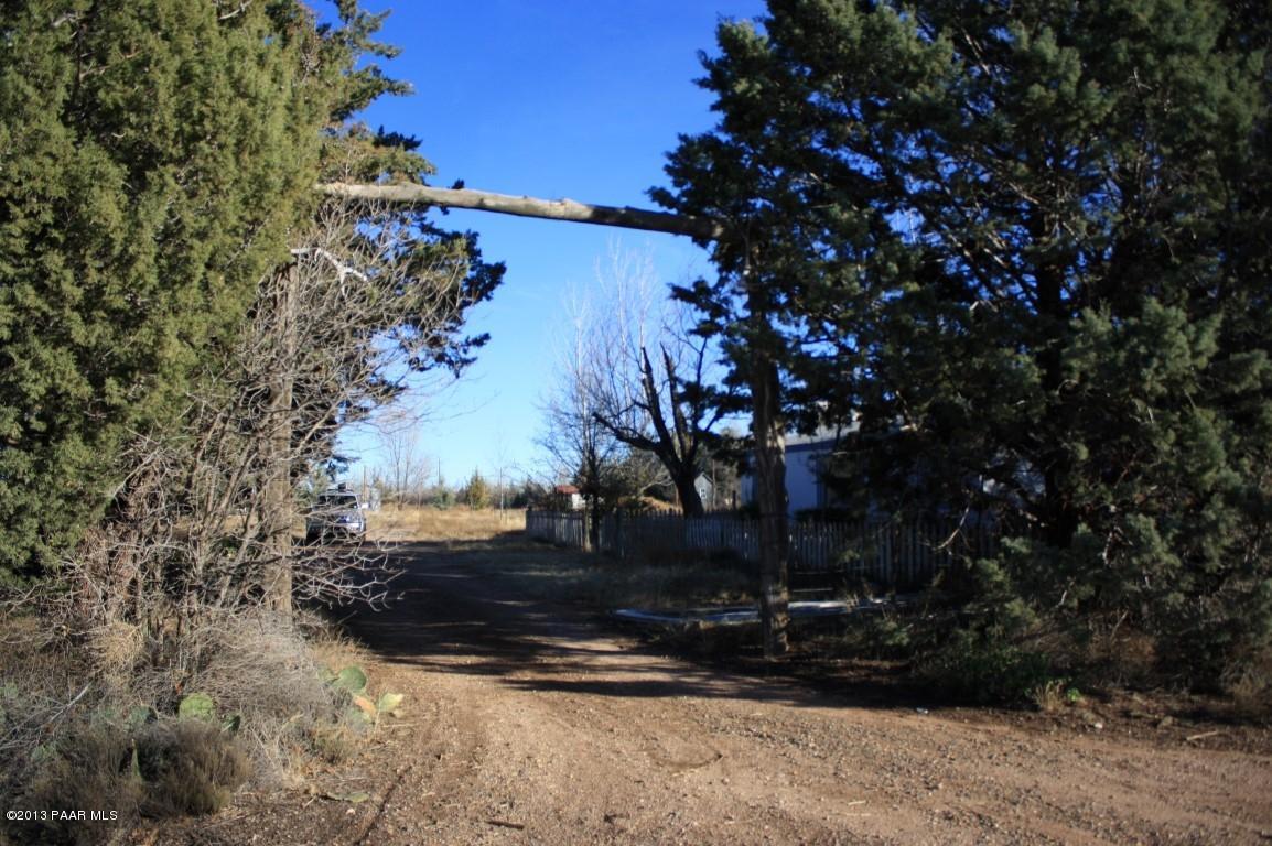 25375 North Stump Road Paulden, AZ 86334 - Photo 19 of 25 a view of a yard with a tree