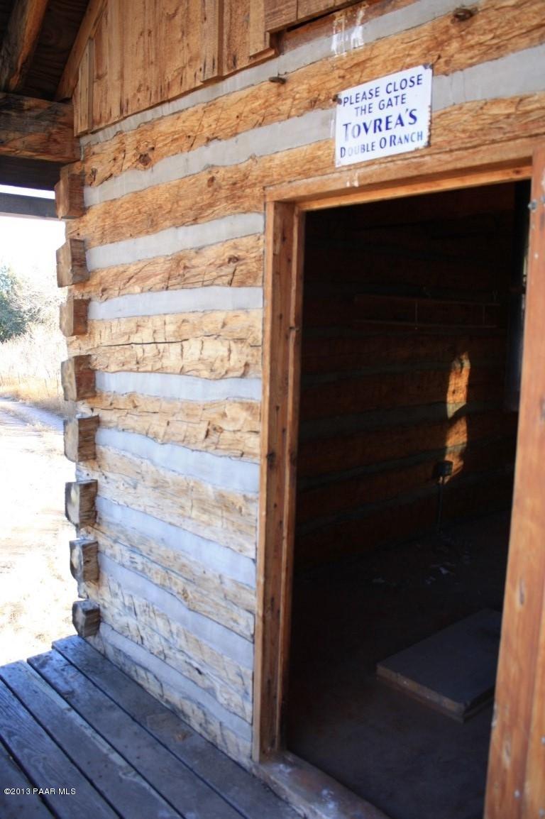 25375 North Stump Road Paulden, AZ 86334 - Photo 20 of 25 a picture of door