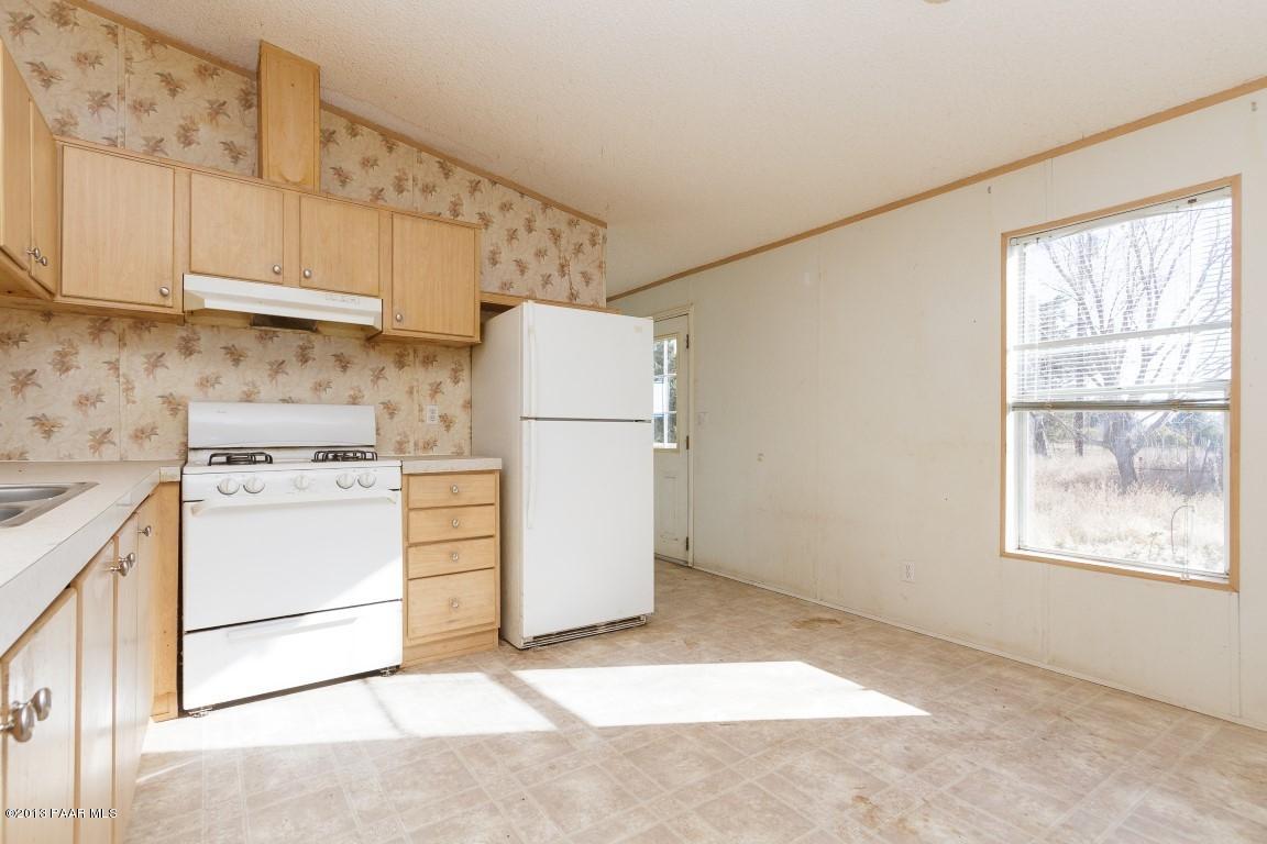 25375 North Stump Road Paulden, AZ 86334 - Photo 5 of 25 a utility room with dryer and washer