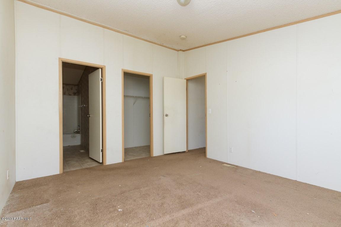 25375 North Stump Road Paulden, AZ 86334 - Photo 8 of 25 a view of an empty room