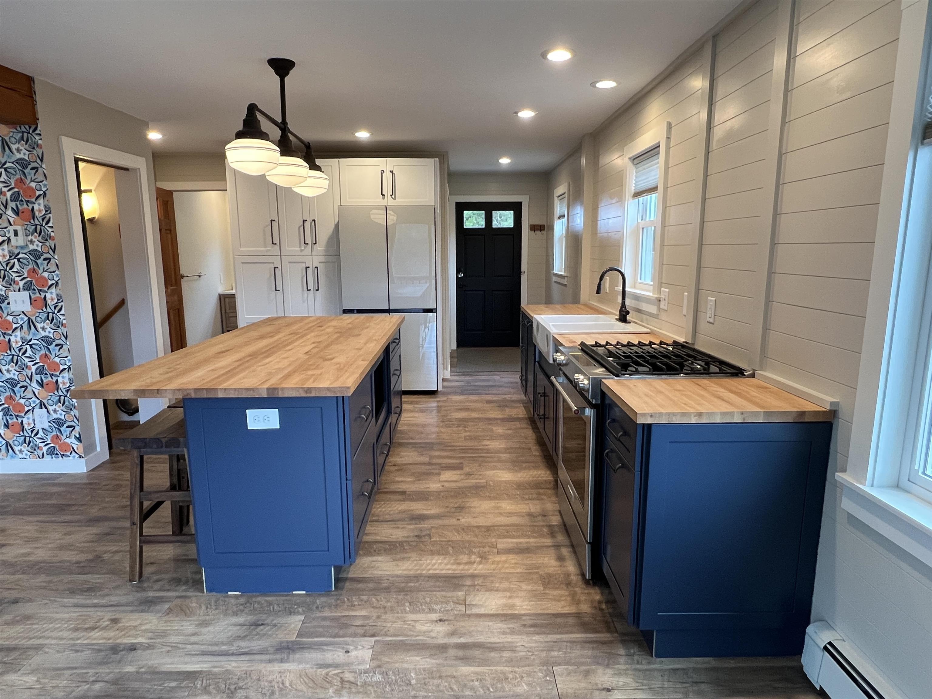 198 East Hill Road Wardsboro, VT 05355 - Photo 3 of 35