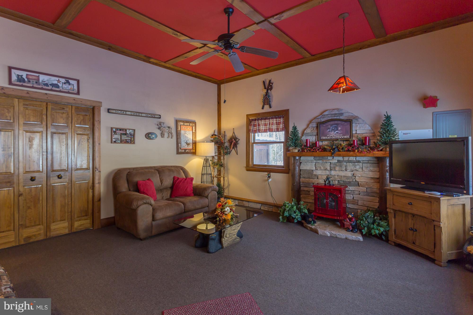 85 Stockslager Road Oakland, MD 21550 - Photo 23 of 30 Family Room