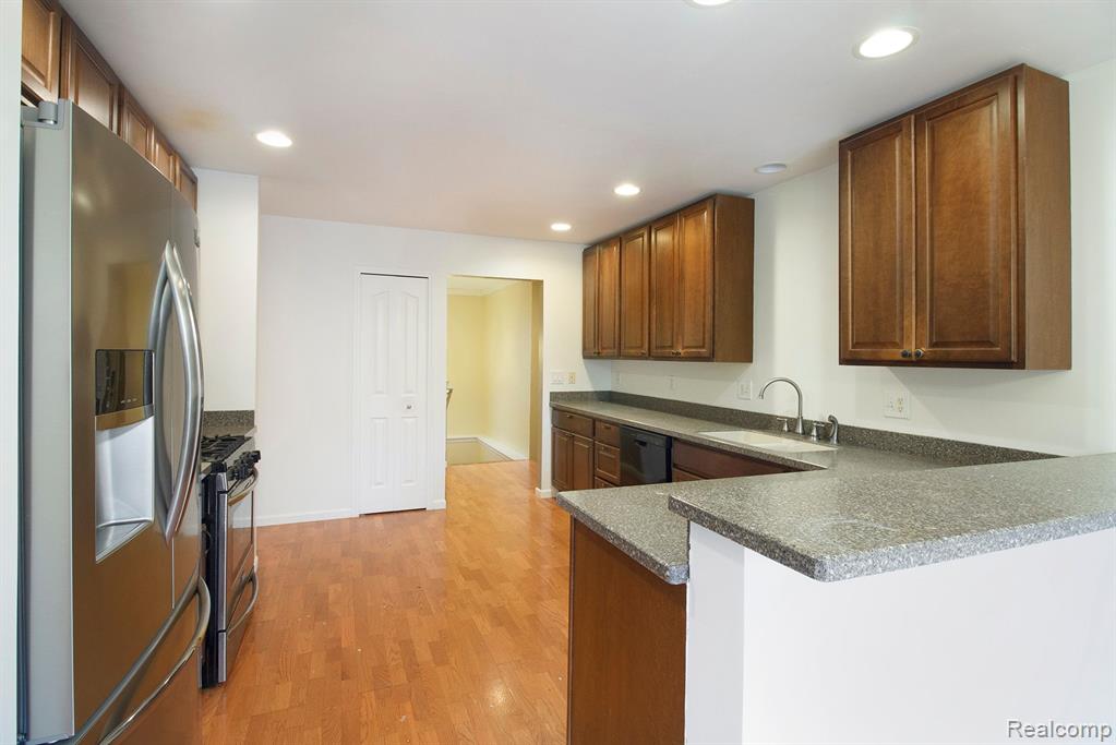 8393 Wiggins Road Howell, MI 48855 - Photo 8 of 31