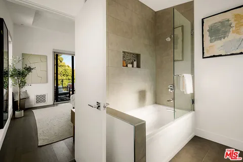 $1,495,000 | 6075 Hargis Street, Los Angeles, CA 90034