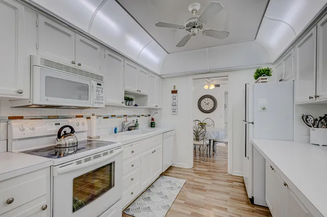 $2,500 | 1201 Sugar Sands Boulevard, Unit 7, Singer Island, FL 33404