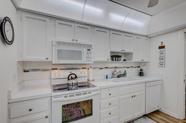 $2,500 | 1201 Sugar Sands Boulevard, Unit 7, Singer Island, FL 33404