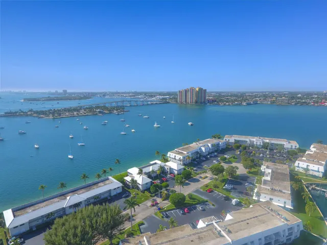 $2,500 | 1201 Sugar Sands Boulevard, Unit 7, Singer Island, FL 33404
