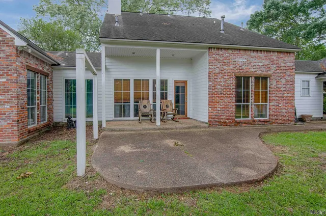$530,000 | 14513 North Majestic Oaks Place, Baton Rouge, LA 70810