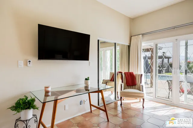 $14,355 | 477 East VÃa Colusa, Palm Springs, CA 92262