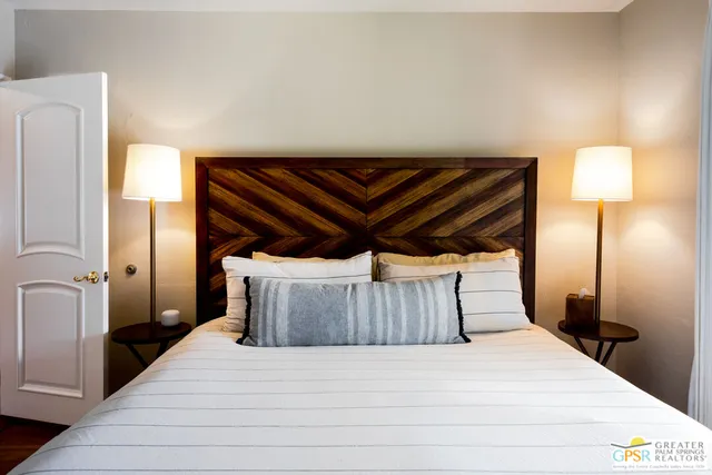 $14,355 | 477 East VÃa Colusa, Palm Springs, CA 92262