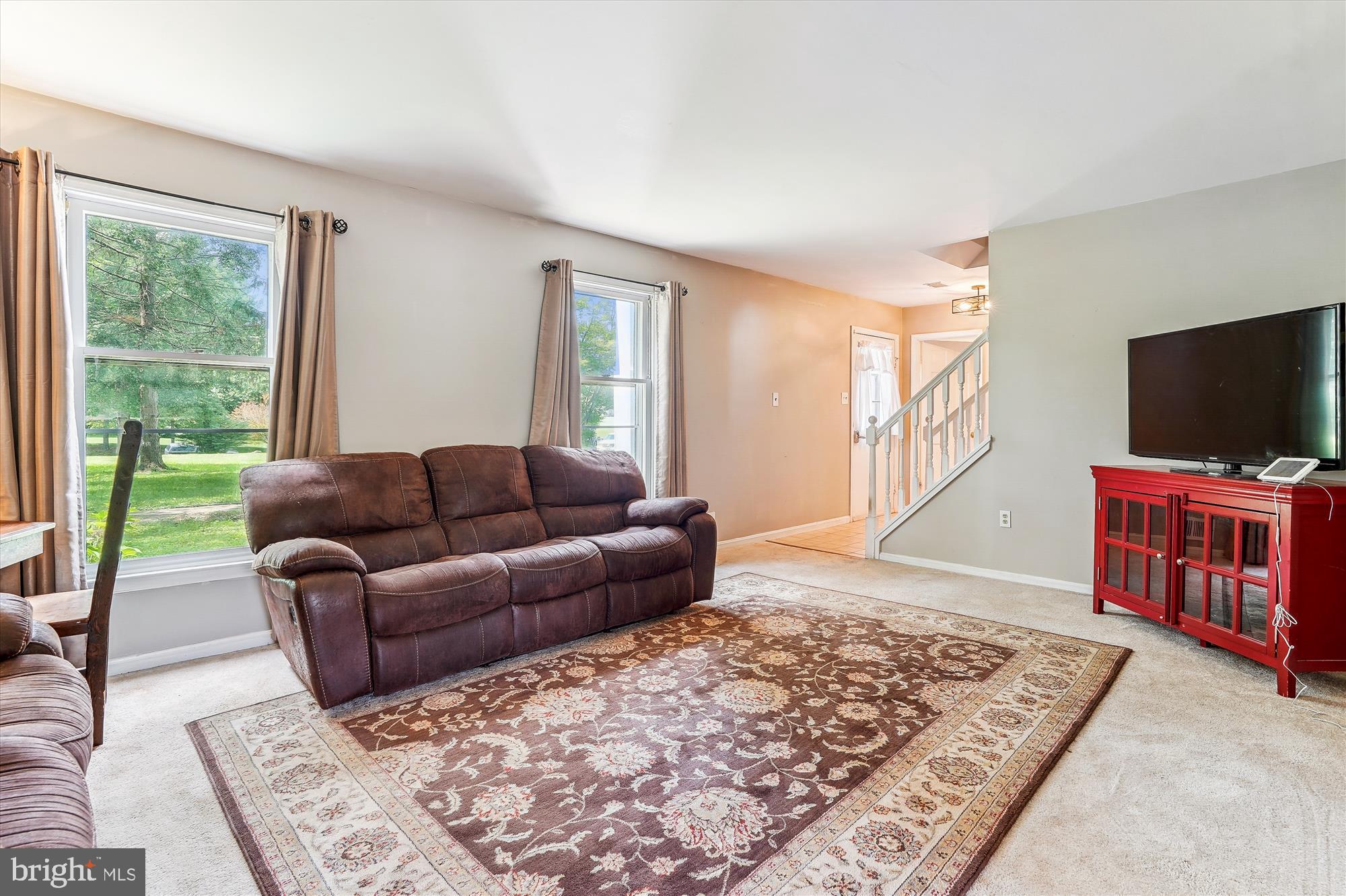 4219 High Ridge Road Haymarket, VA 20169 - Photo 26 of 55 Living Room