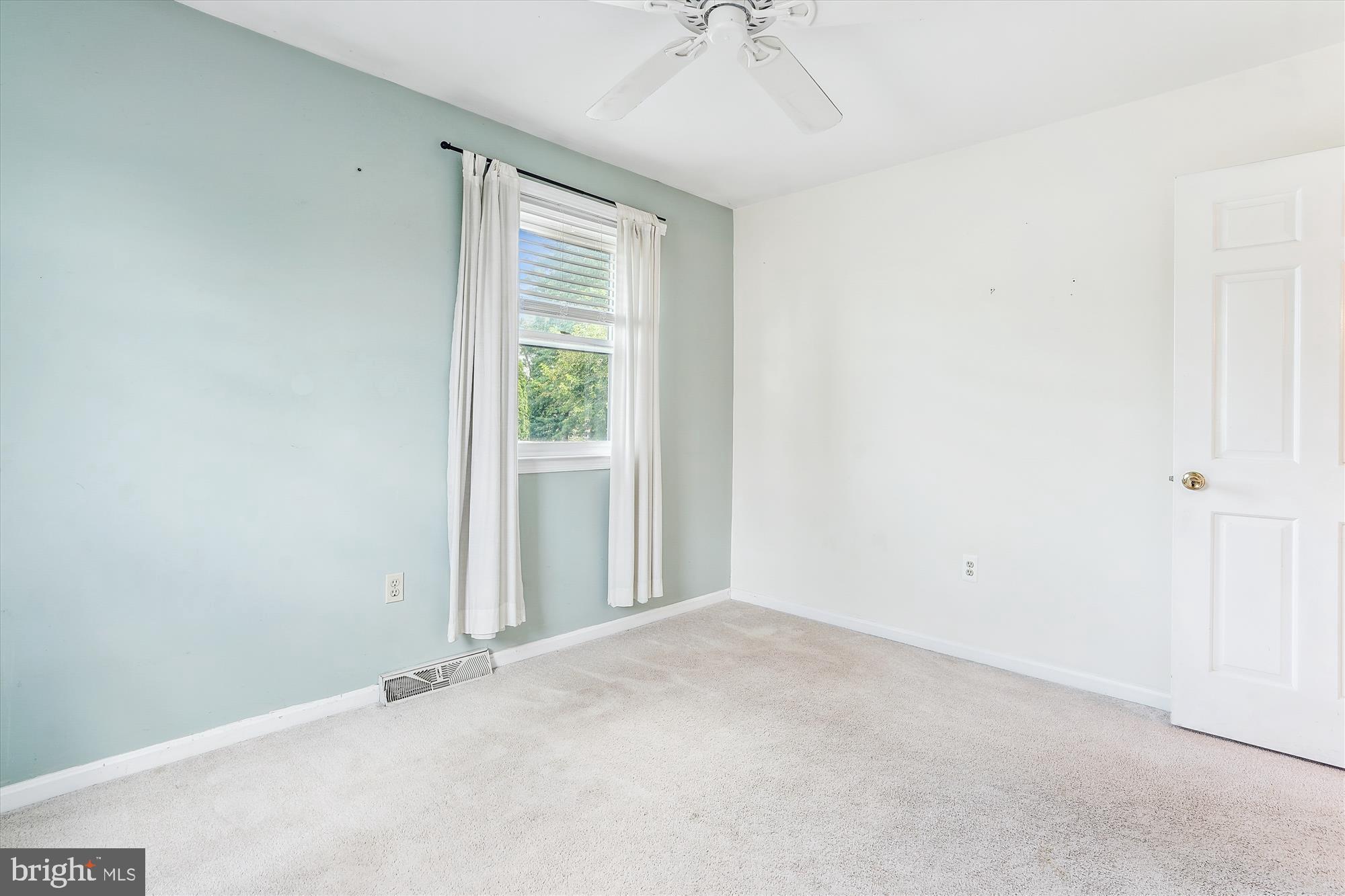 4219 High Ridge Road Haymarket, VA 20169 - Photo 31 of 55 Bedroom