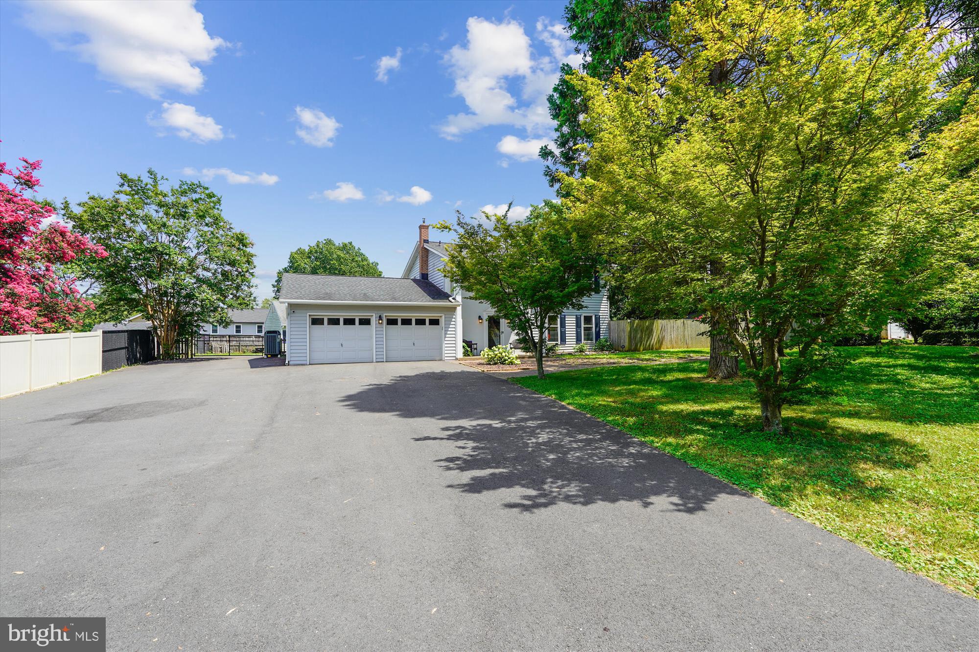 4219 High Ridge Road Haymarket, VA 20169 - Photo 5 of 55 Driveway